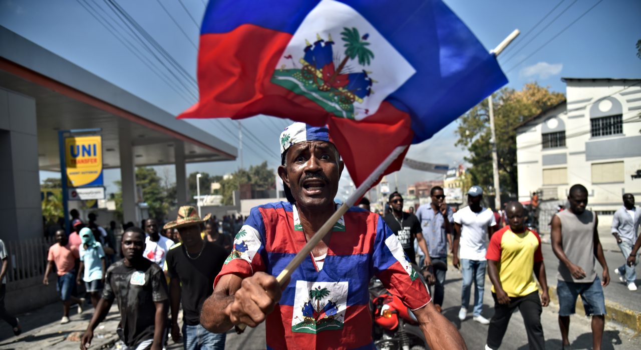 Una veintena de heridos en Haití en jornada sangrienta a manos de bandas armadas