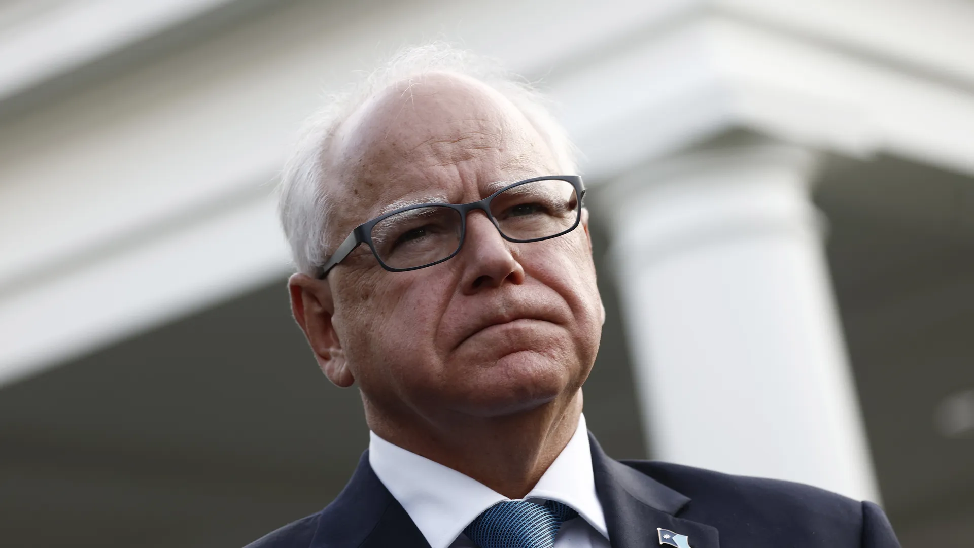 El gobernador de Minnesota, Tim Walz, pone fin a su campaña de reelección tras escándalo de fraude en asistencia social