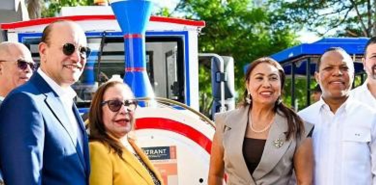 Inició ayer operación de Tren Turístico de Santiago