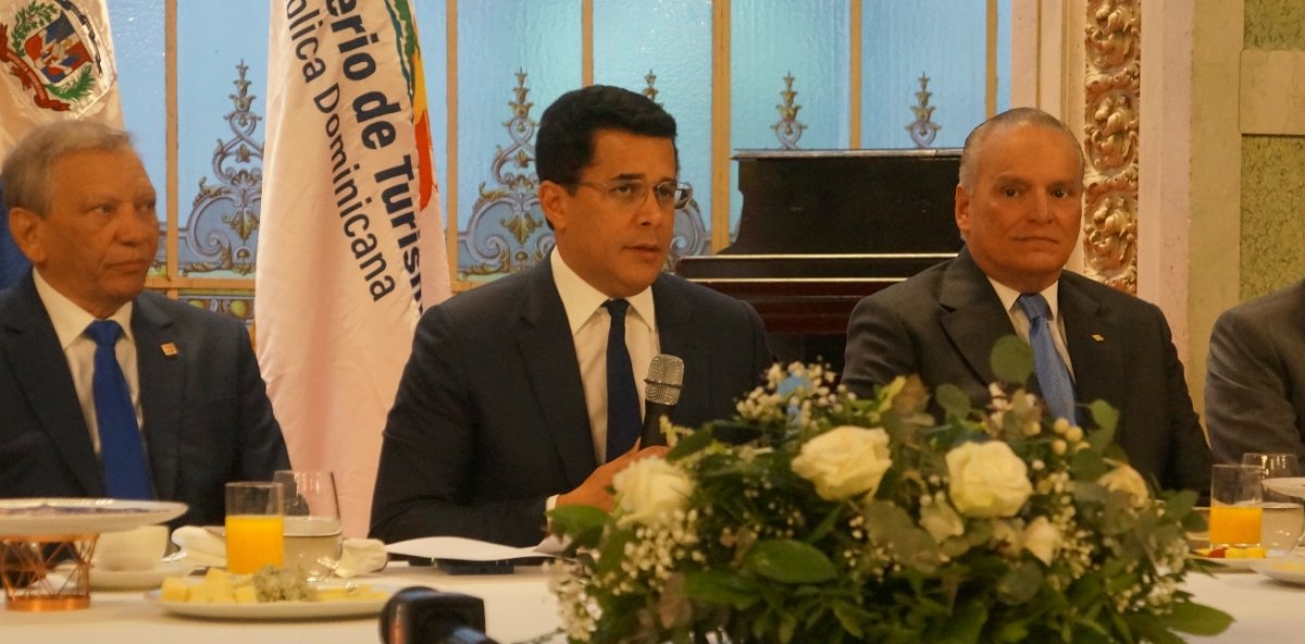 República Dominicana cierra Fitur 2026 con promesas de inversión por RD$855,600 millones