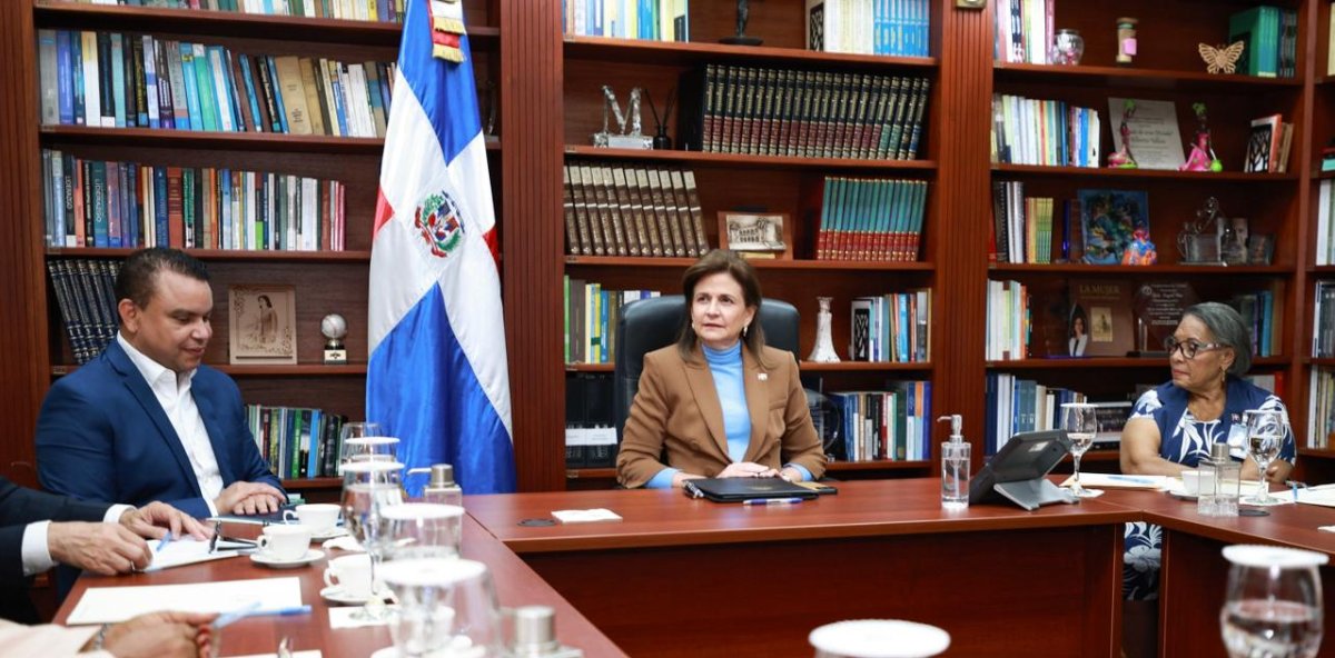 Gabinete de Salud se reúnen con gremios de enfermería para abordar demandas del sector