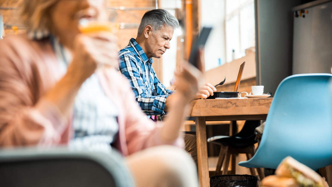 Estos hábitos intelectuales a lo largo de tu vida podrían ser un ‘blindaje’ contra el alzhéimer