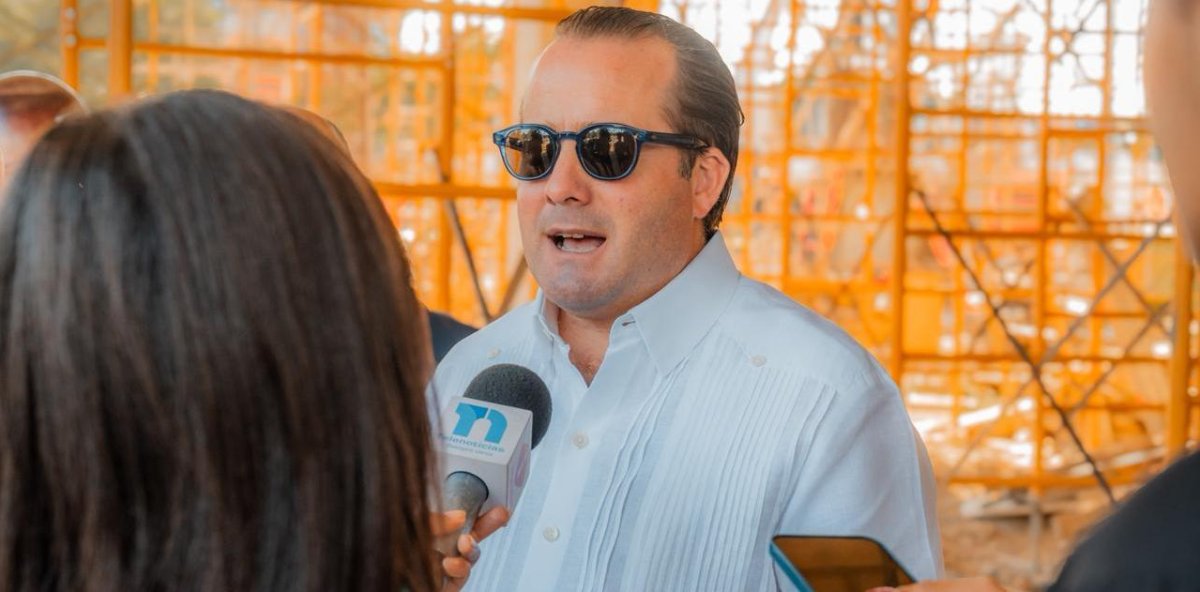 José Paliza supervisa avances de Línea 3 del Teleférico Santo Domingo