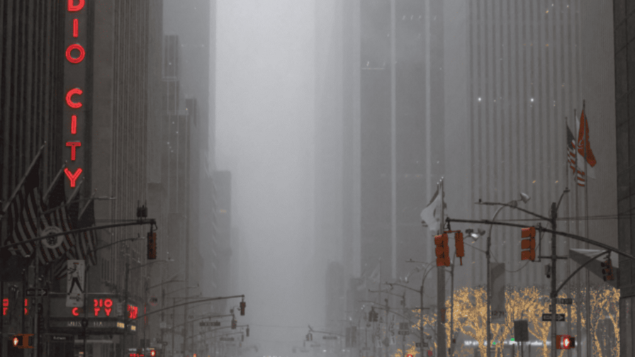 Alcalde de Nueva York impone toque de queda ante llegada de violenta tormenta