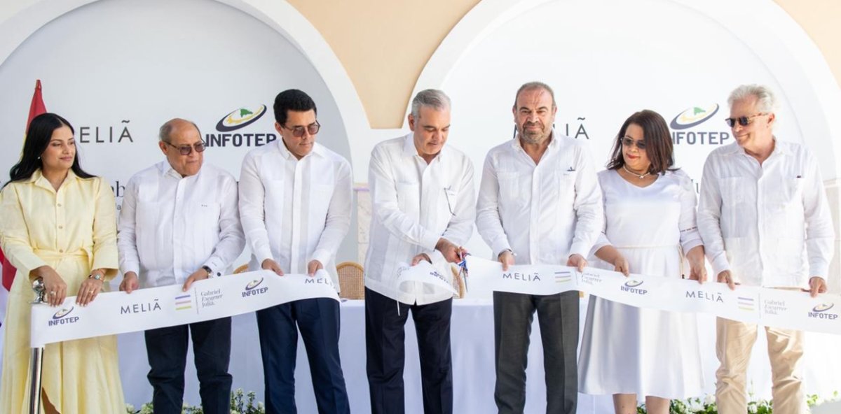 Luis Abinader inaugura hotel escuela en Verón
