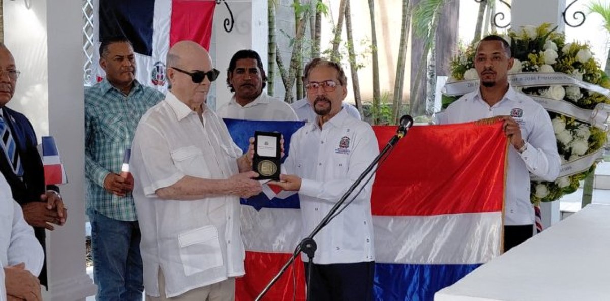 Resaltan vida y legado de Peña Gómez