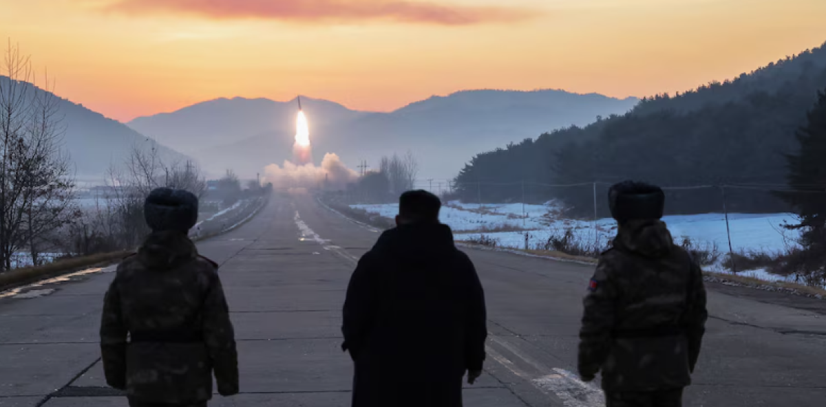 Corea del Norte lanzó 10 misiles balísticos hacia el mar de Japón, según Seúl