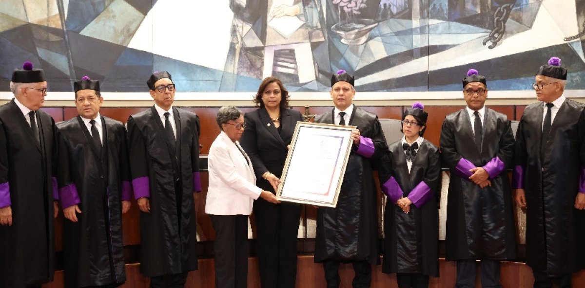 SCJ juramenta 1,254 abogados en honor a Juan Guerrero