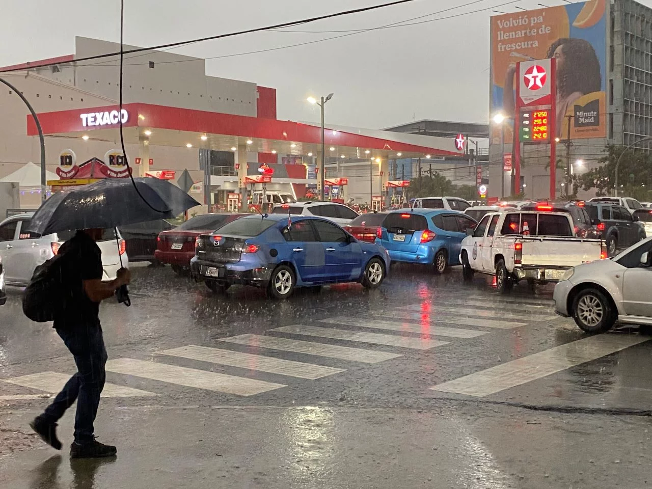 Frente frío y vaguada provocarán más aguaceros este sábado