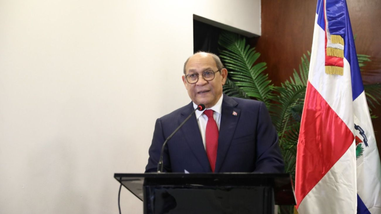 Ministro Santos Badía resalta necesidad de una transformación profunda del sistema educativo para formar capital humano y duplicar la economía al 2036