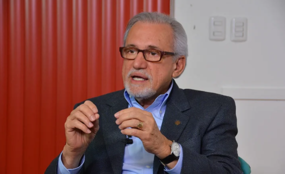 Neurosiquiatra Segundo Imbert Brugal explica conflicto ético y legal sobre tratamiento del autismo