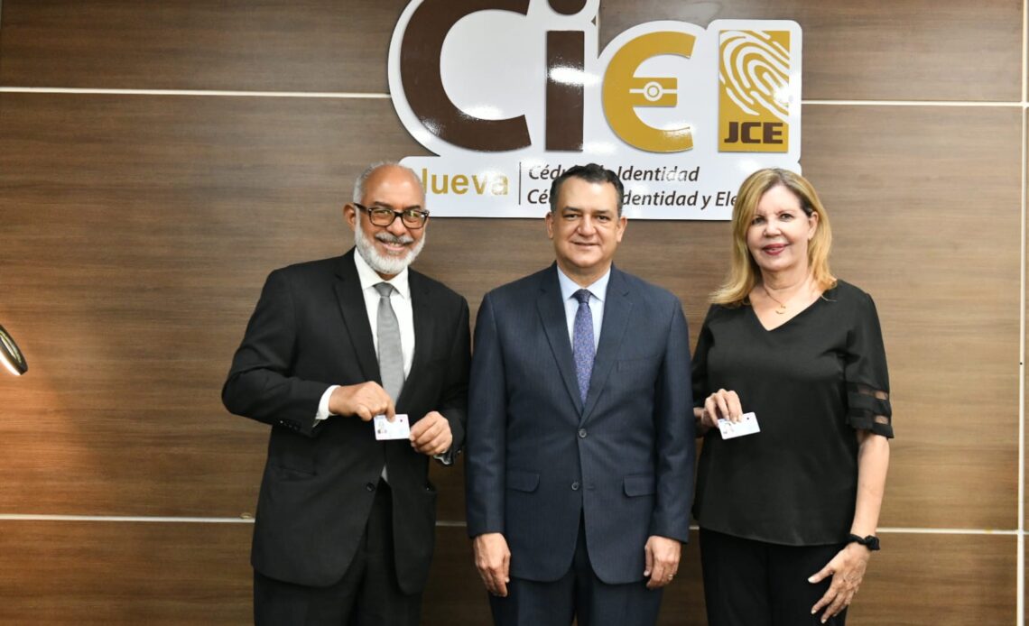 Persio Maldonado valora la trascendencia de la nueva cédula en la modernización del Estado