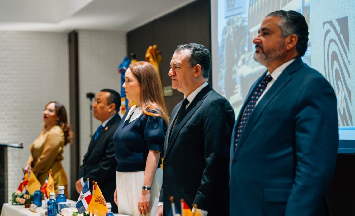 Comisión de la JCE recibe propuestas de aspirantes a miembros de las OCLEE en Europa