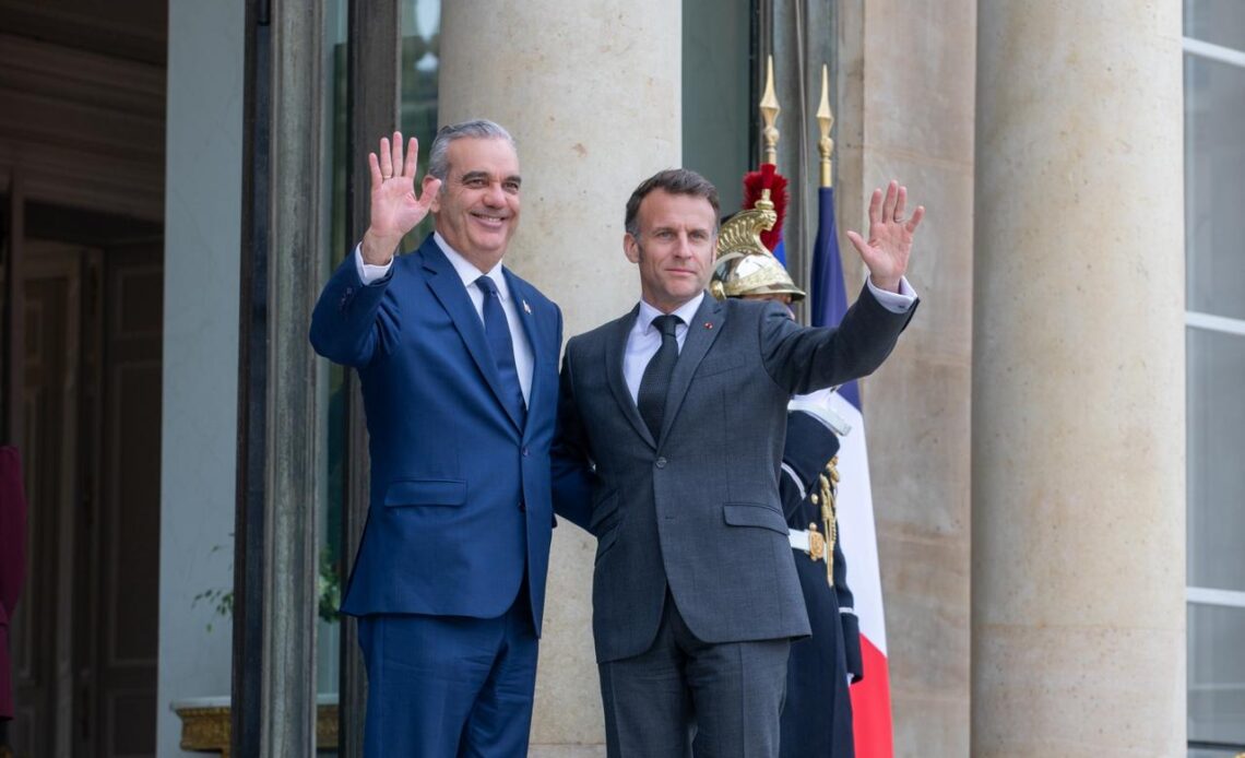Macron revalida a Abinader su compromiso de mantener una sólida relación bilateral