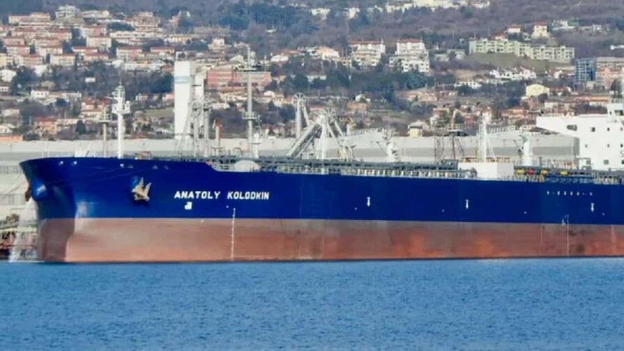 Un petrolero ruso con 740,000 barriles de crudo está a cinco días de Cuba, afirma experto
