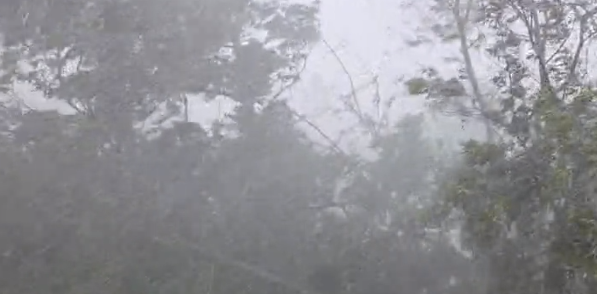 Fuertes lluvias y vientos azotan Santo Domingo
