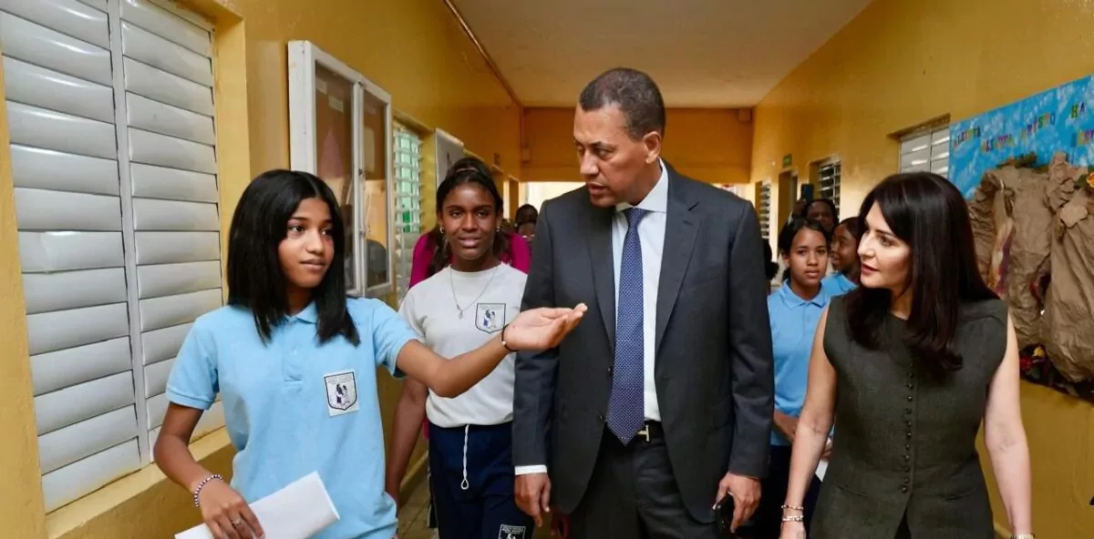 Indotel conectó Internet gratis hogar escuela Rosa Duarte