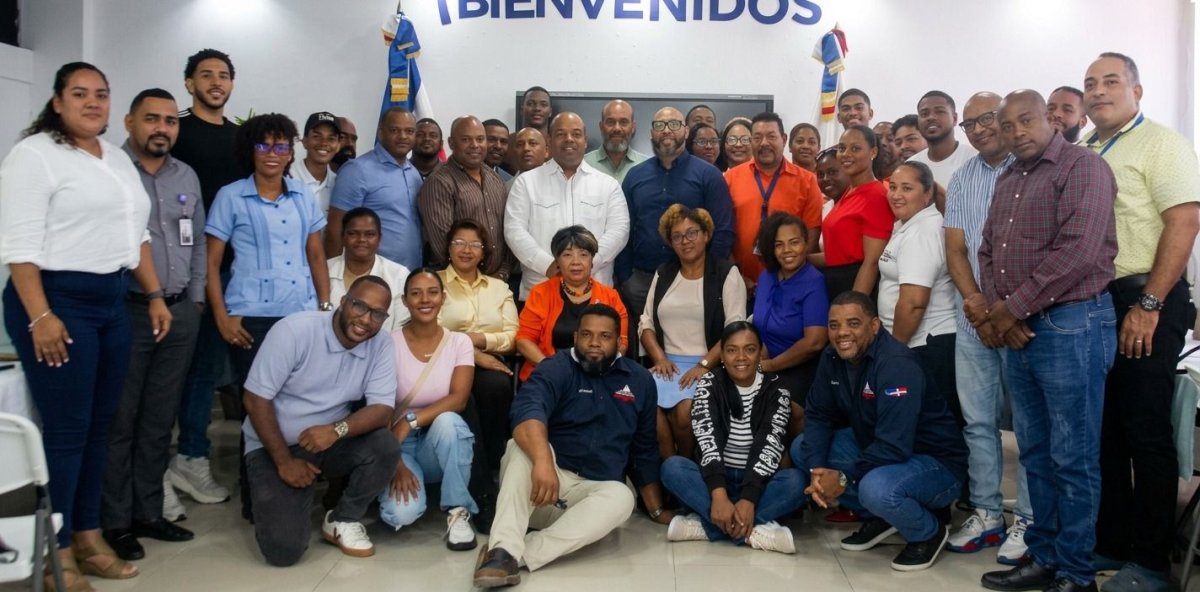 Regional 15 de Educación presenta gestores del programa Escuela Abierta y Activa