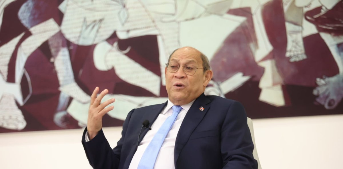 Ministro Rafael Santos Badía responde denuncia de Cristal Acevedo