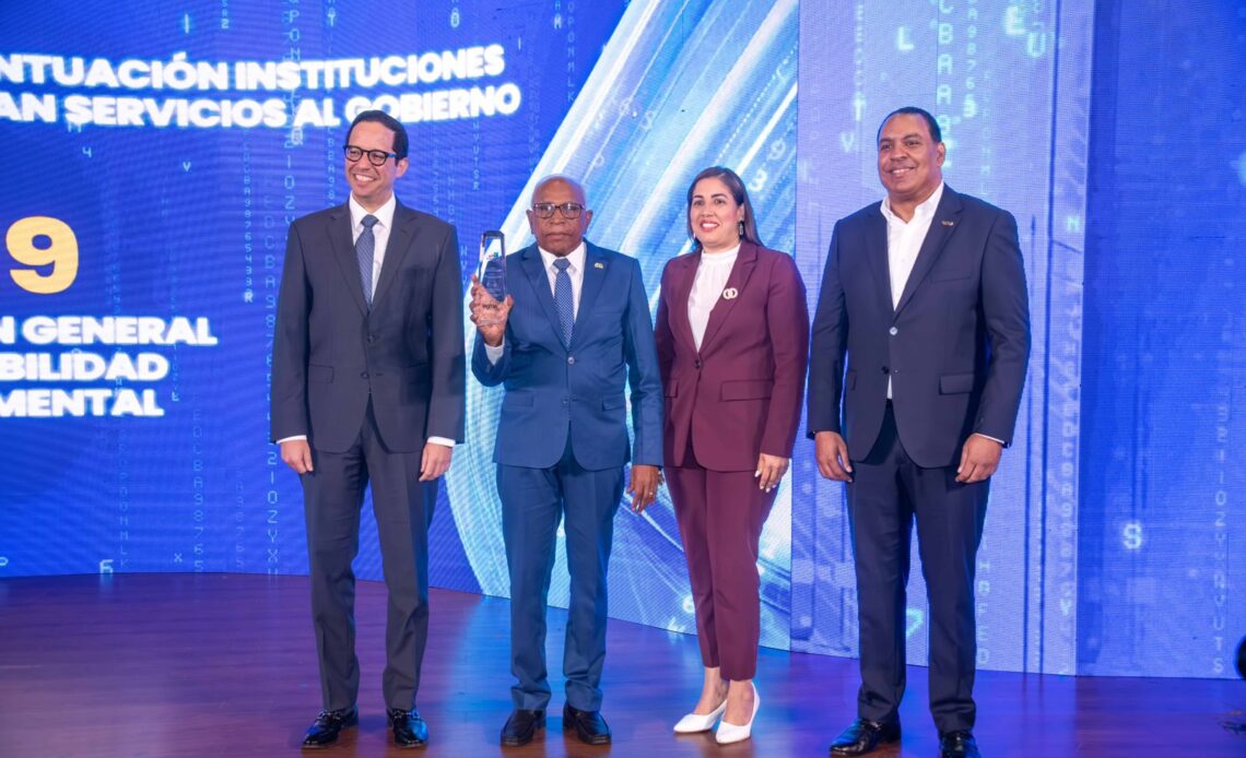 OGTIC impulsa el Gobierno digital con la entrega de los premios iTICge 2025 a instituciones y funcionarios