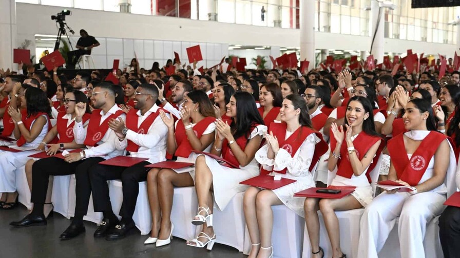 Rector de Intec llama a graduandos a buscar el bien mayor y alejarse del individualismo