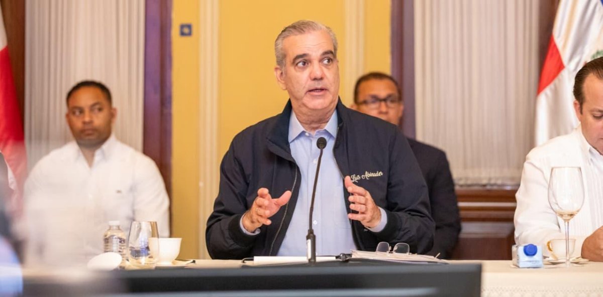 Luis Abinader designa comisión de veeduría para licitación de la Autopista del Ámbar: ¿Quiénes son los «ojos» ciudadanos?