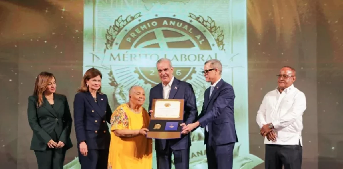 Premio a empresarios y a clase trabajadora
