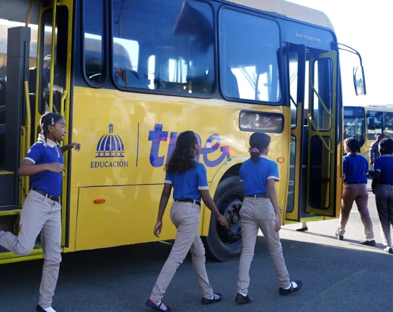 Colectivo rechaza expansión del TRAE a colegios privados por costos que superan los 5 mil millones de pesos