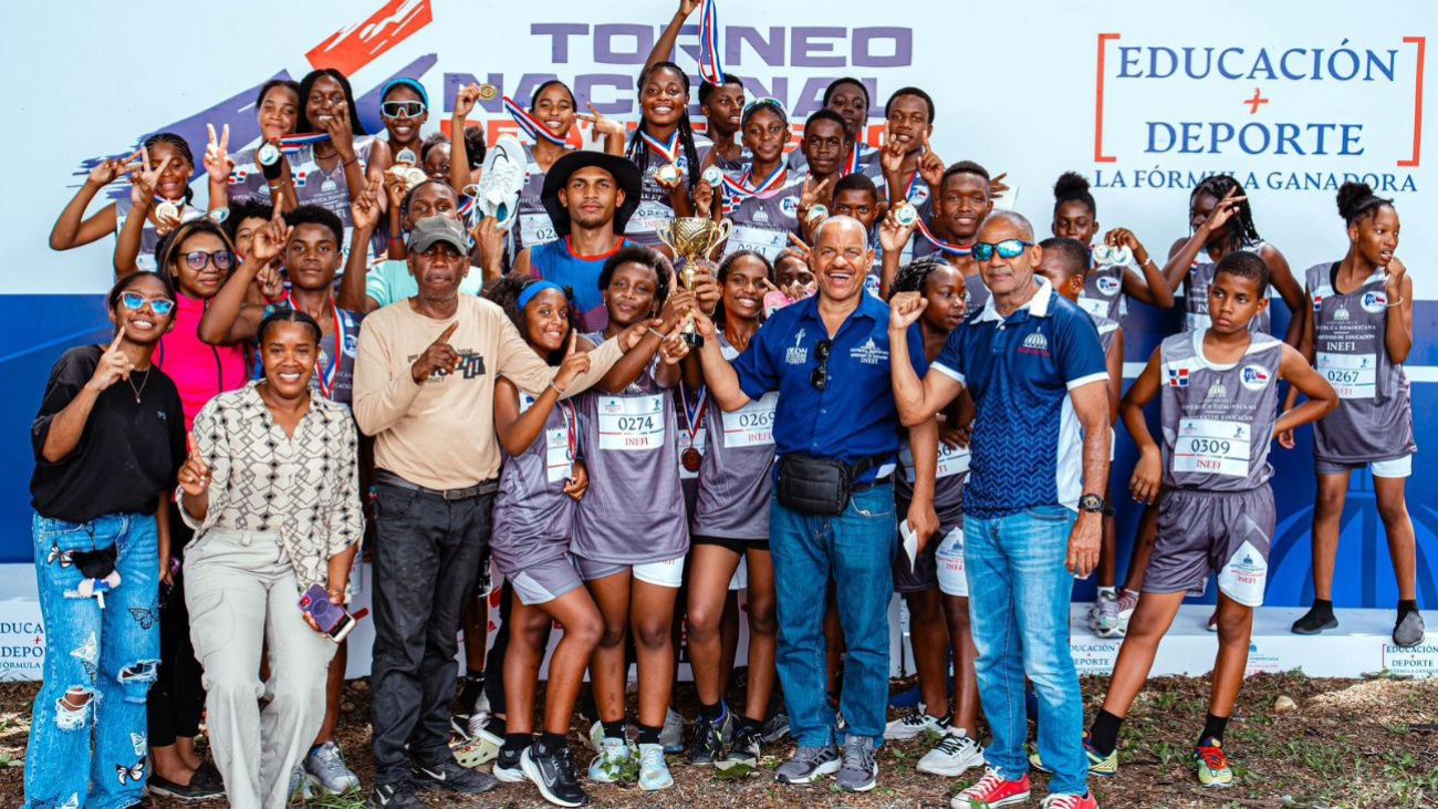 Provincia Samaná domina la apertura del Torneo Nacional de Atletismo Escolar Inefi 2026