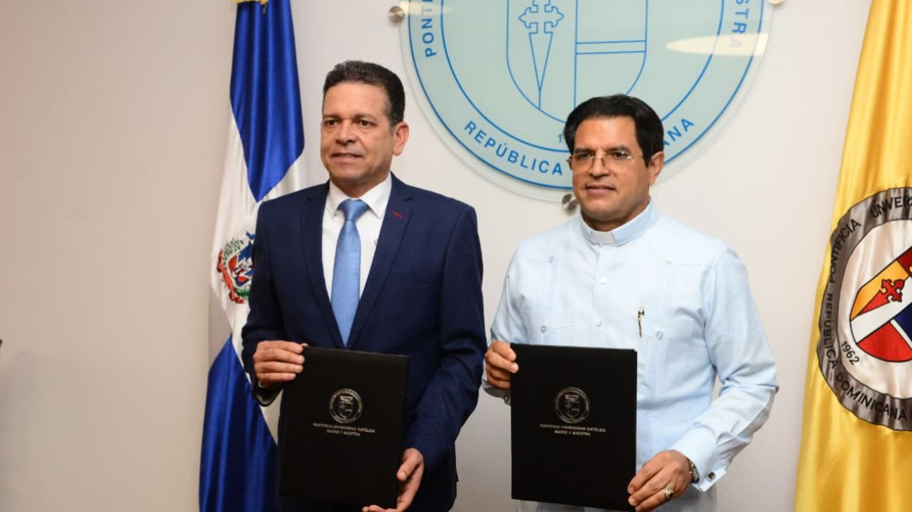 Proindustria y PUCMM acuerdan impulsar la innovación y competitividad industrial en RD
