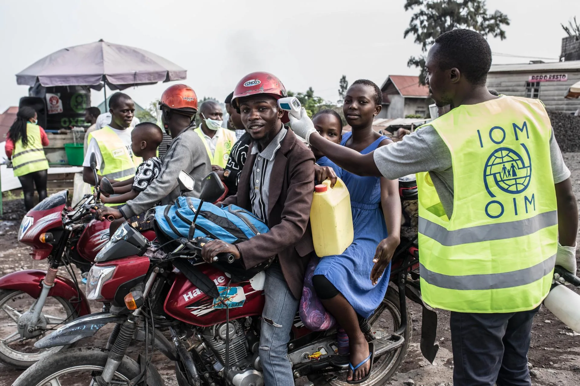 Uganda confirma un caso de ébola importado de la RDC tras fallecer un congoleño en Kampala