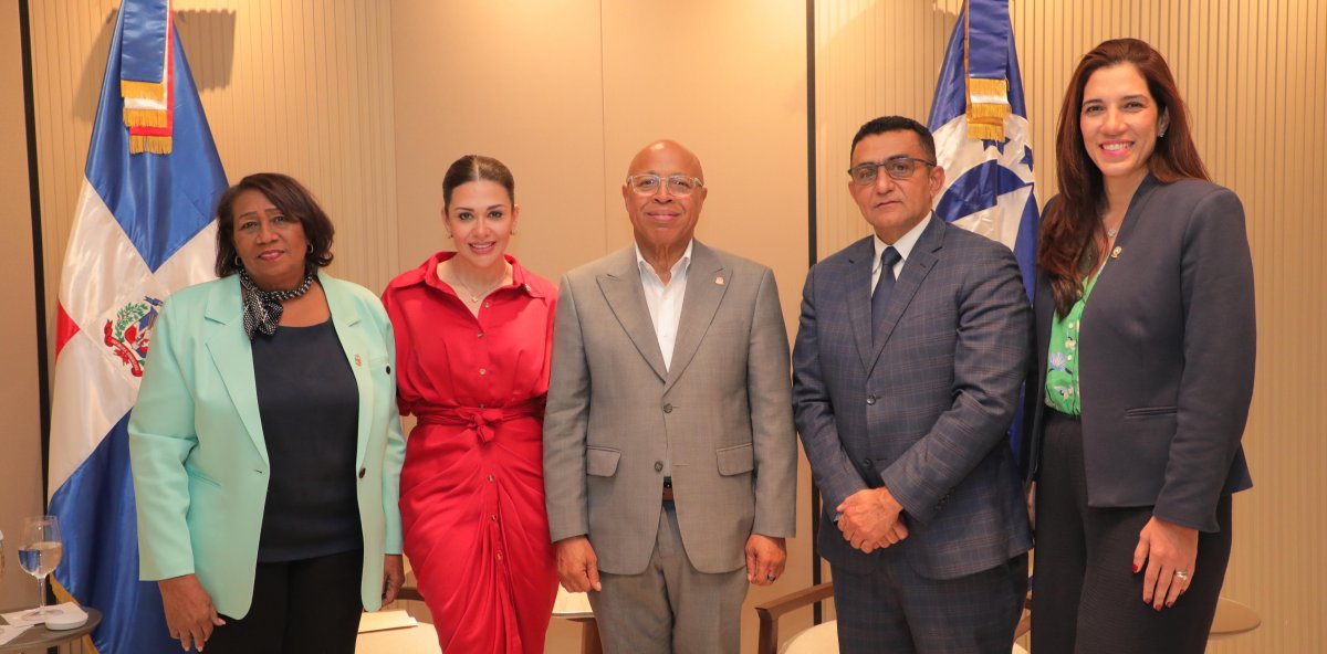 Los temas que hablaron Alfredo Pacheco y la presidenta del Parlacen