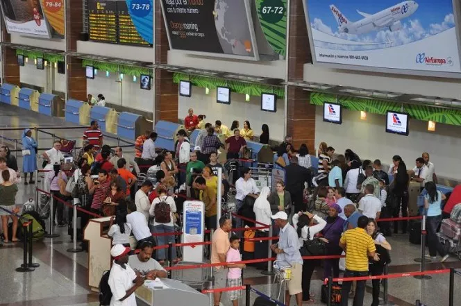 República Dominicana refuerza controles en aeropuertos ante alerta de ébola