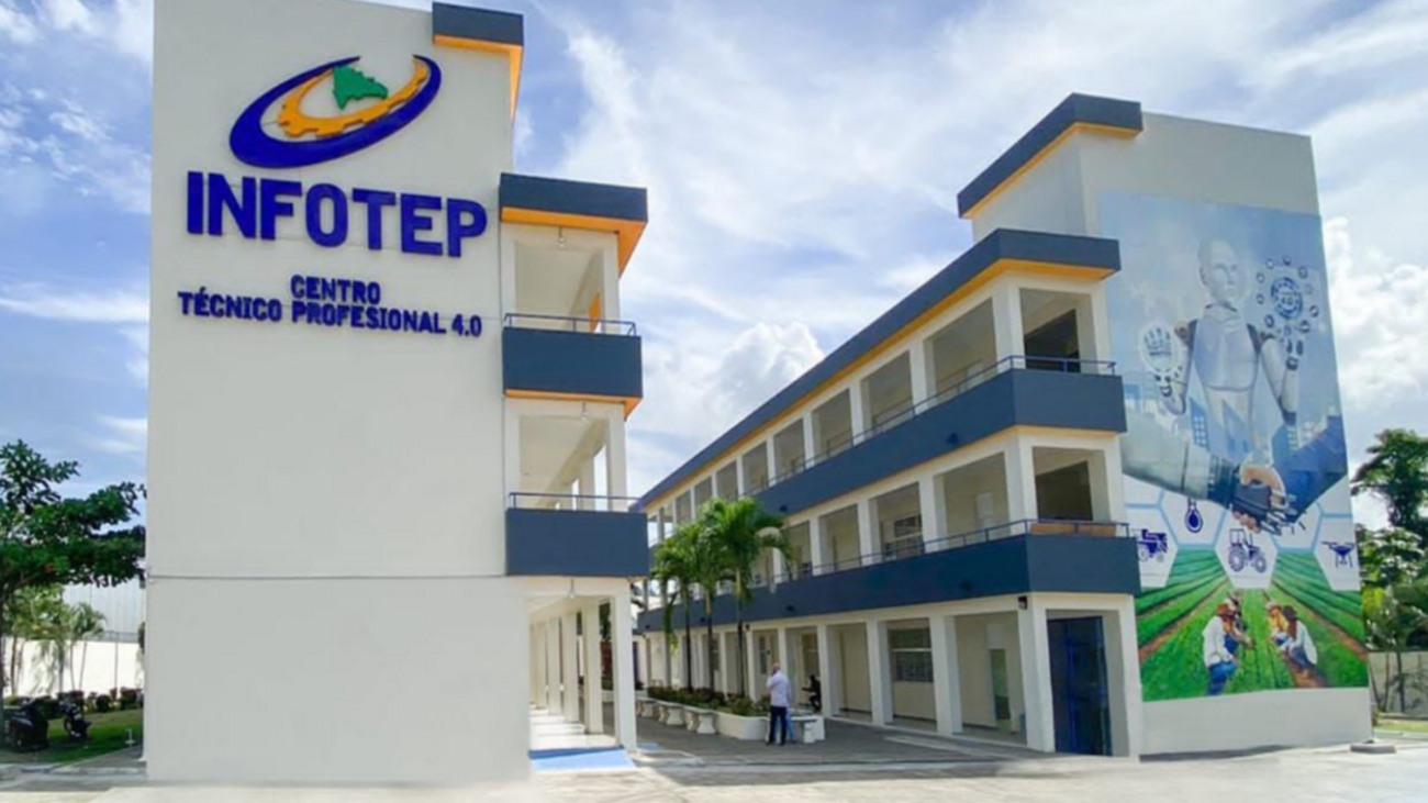 Ministro de Educación Superior, Ciencia y Tecnología destaca talento emprendedor de jóvenes universitarios dominicanos