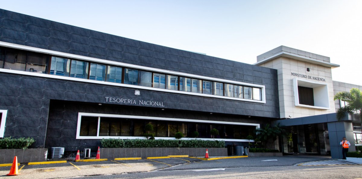 Calificadoras de riesgo ven estabilidad en República Dominicana