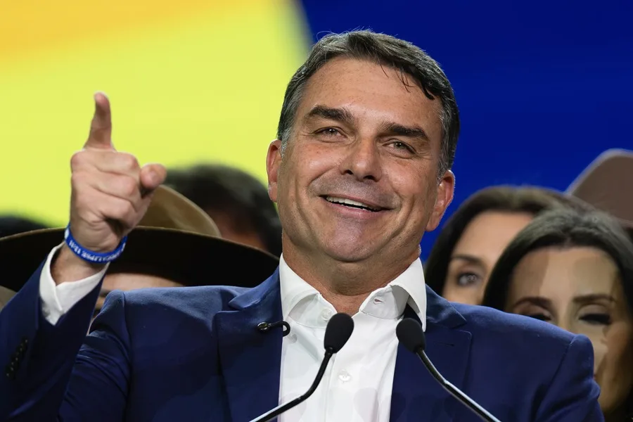Flávio Bolsonaro niega haber vinculado a Lula Da Silva con el narcotráfico en un caso judicial de calumnias
