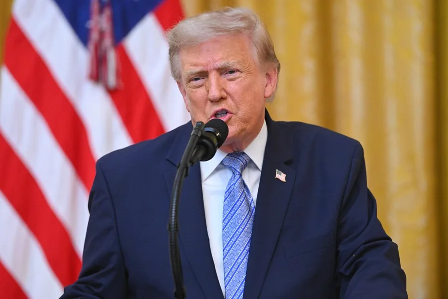 Trump ordena detener los bombardeos contra Irán para negociar un acuerdo que ponga fin al conflicto