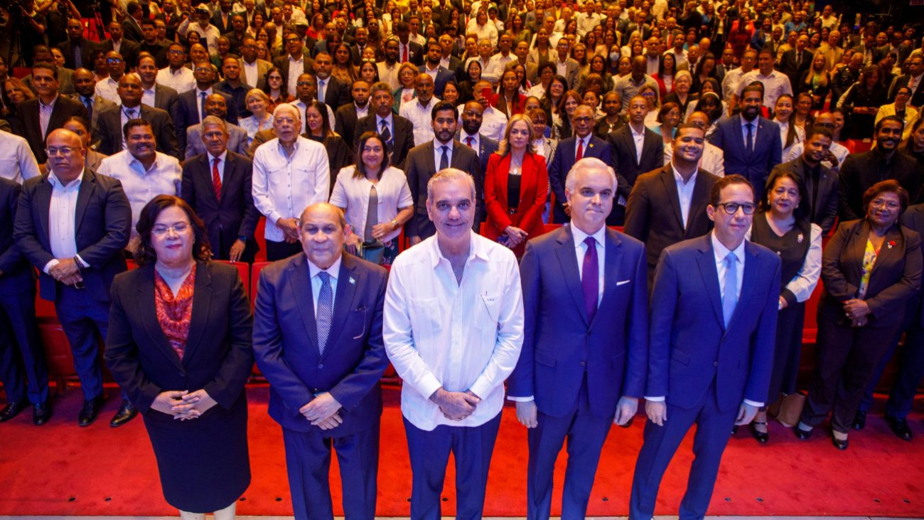 Presidente Abinader recibe informe de la Consulta Nacional sobre el Futuro de la Educación con aportes de más de 7,000 participantes