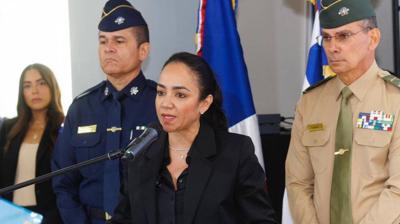 Ministra de Interior y Policía: «Si un agente policial actuó mal, tendrá que responder ante la ley»