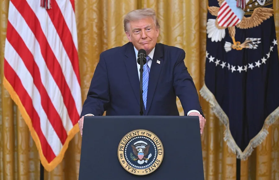 Trump afirma que EE.UU. mantendrá la ventaja sobre China en la IA