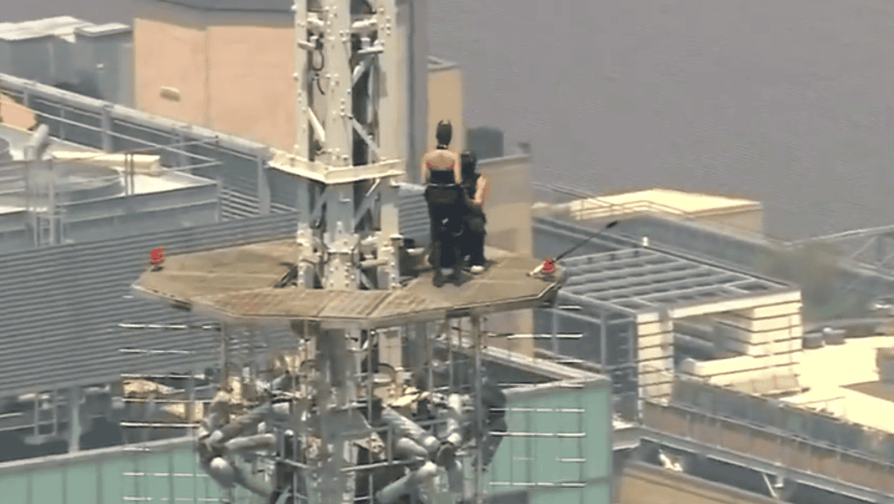 Pareja se compromete en la cima del Empire State; fueron arrestados tras la hazaña