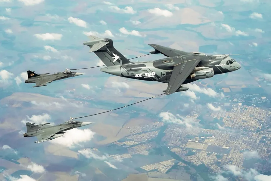 Colombia compra dos aviones KC-390 de transporte militar a la empresa brasileña Embraer
