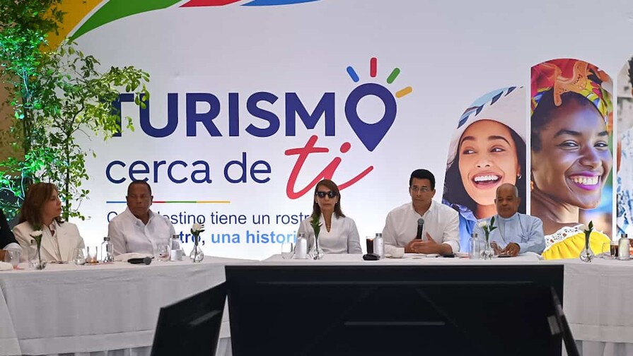 Ministro David Collado lanza en Puerto Plata el programa «Turismo Cerca de Ti»