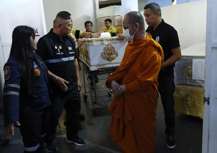 La Policía de Tailandia apunta a asuntos familiares y escolares entre los motivos del tiroteo