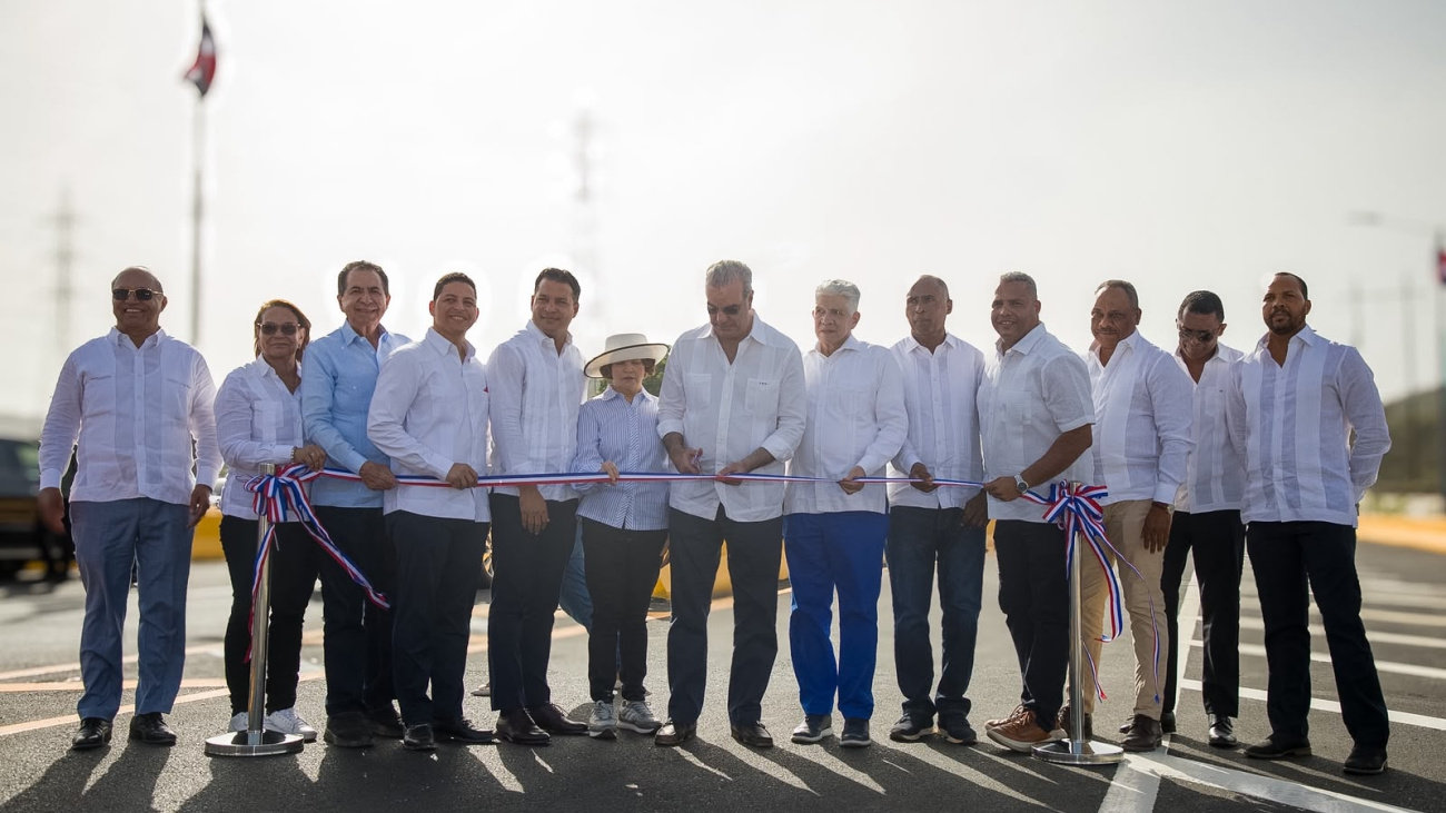 Presidente Luis Abinader inaugura en Matanzas nuevo puente sobre el río Galeón y asfaltado de calles, para fortalecer la conectividad vial y la productividad de Peravia