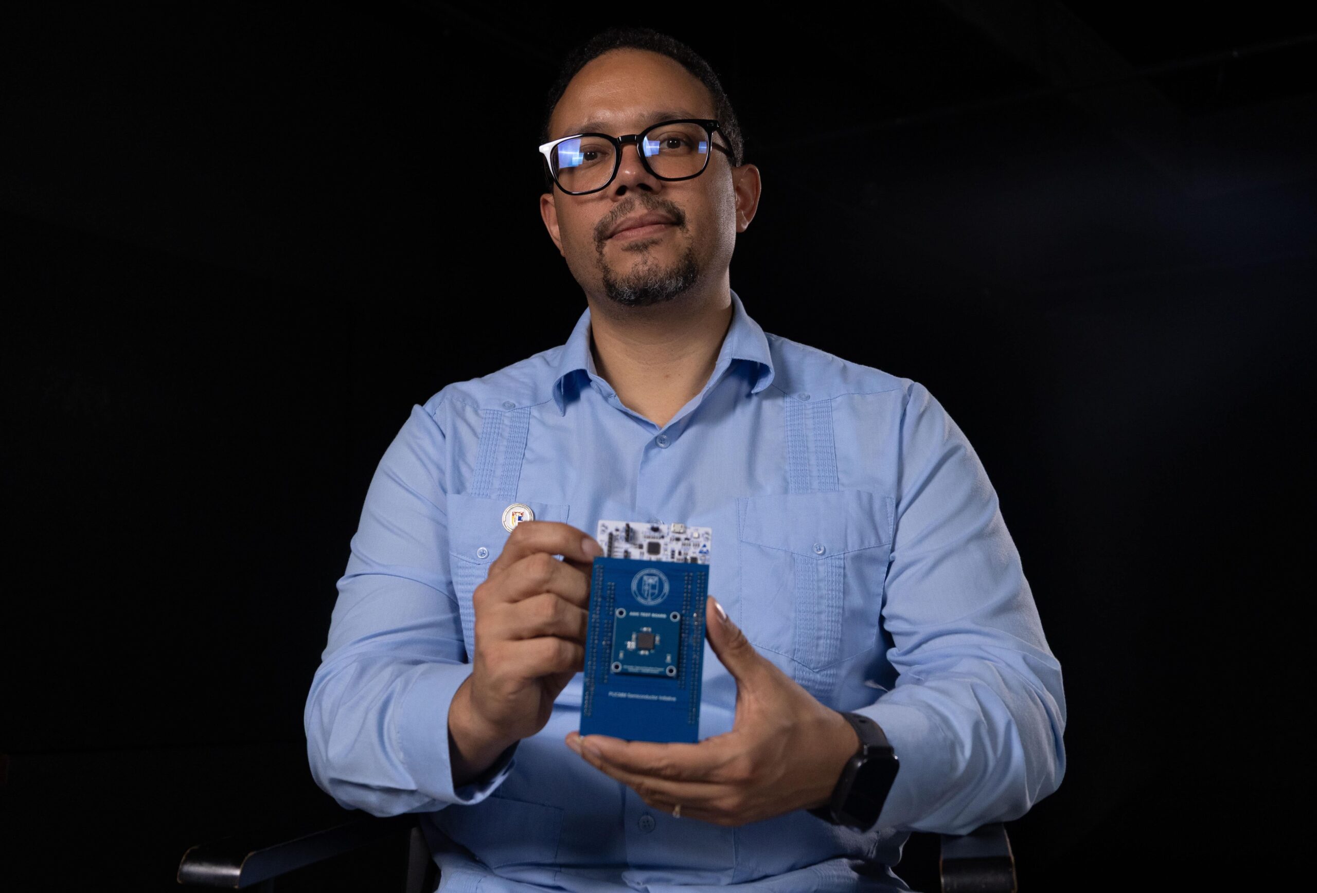 Tras diseño de microchip biomédico, la Pucmm prepara una versión con capacidad neuronal