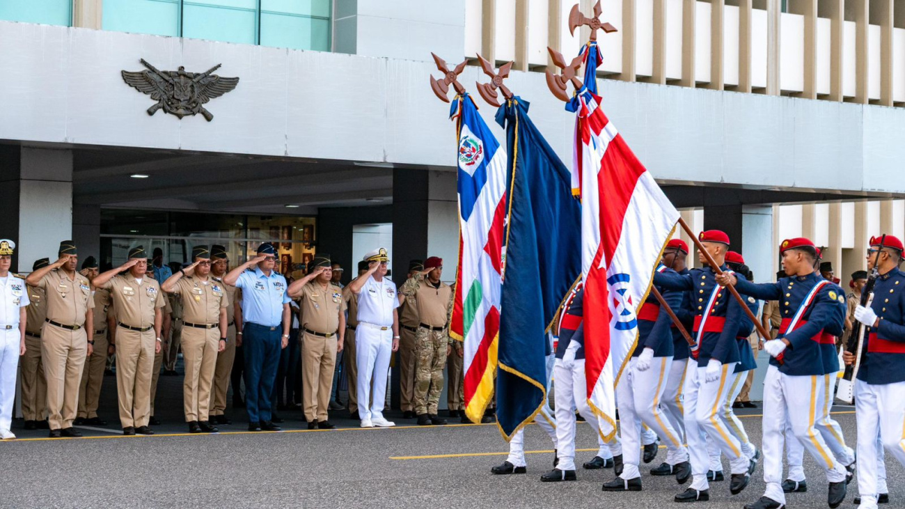 MIDE recibe y condecora a campeones de Fuerza Comando Paraguay 2026 tras histórico primer lugar