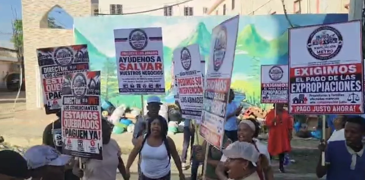 Comerciantes de Villa Mella exigen indemnización por obras del Metro