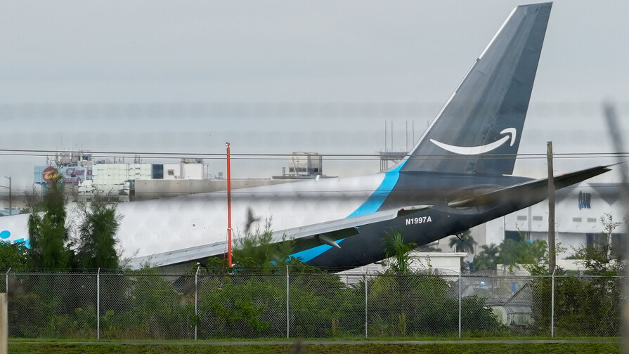 Desvían tres vuelos a Puerto Rico por accidente de avión en Miami