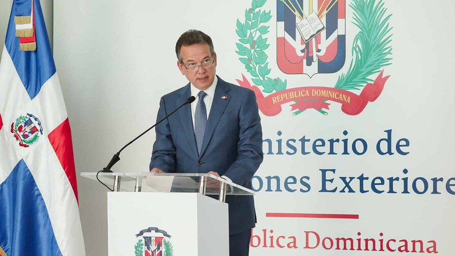 El canciller dialoga con EE. UU. sobre aranceles impuestos a RD